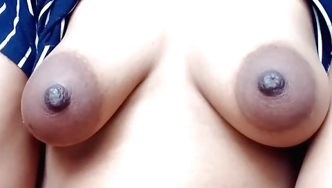 Indian amateur video with a sexy black top and a sexy black skirt