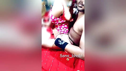 Indian amateur brunette gets fucked with big diliars