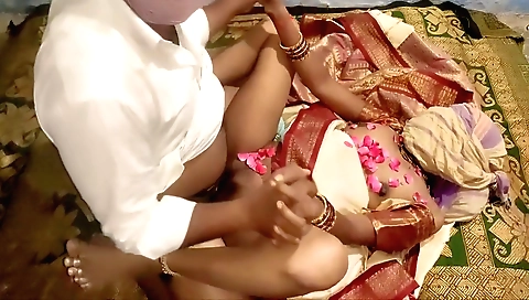 Indian wife fucks her boyfriend in the web cam video