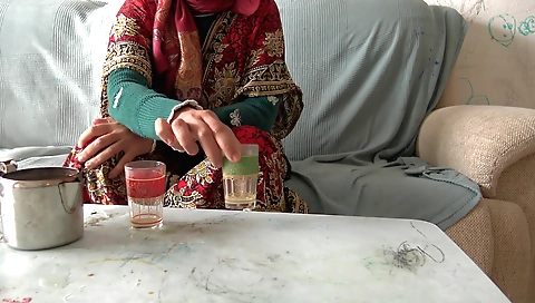 Turkish girl seduced in Istanbul and fucked at the same time