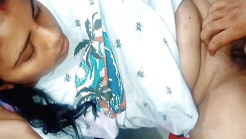 Indian bhabhi 4k video finger kar pani nikala 3 times in a row