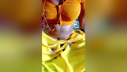 Solo female meera in an indian movie in black and white