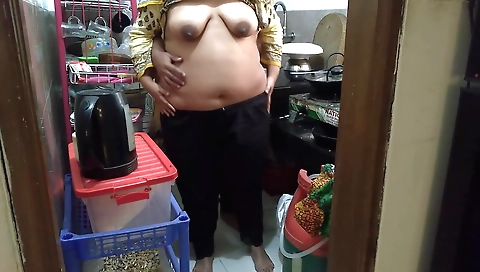 Indian Milf Maid Fucked In The Kitchen Cooking Time - Indian Slut