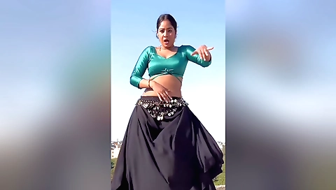 Indian solo girl fucks a big black cock in backyard