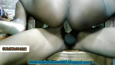 Indian brunette gets a hardcore masturbation on a webcam