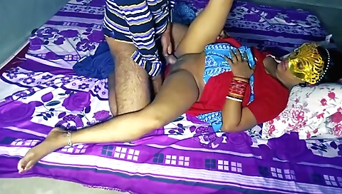 Indian amateur seller selling her big ass and getting banged