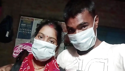 Sexy indian teen girl gives a nice blowjob in hd vid