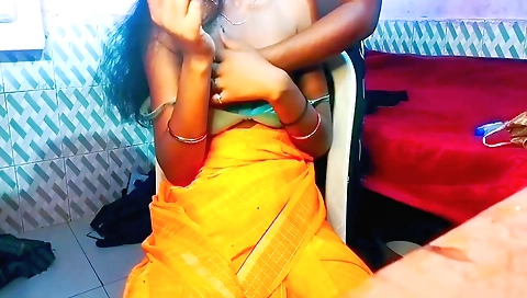 Indian girl is fucked by a big round ass on the cam