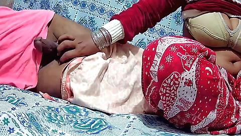 Indian pornstar makes a blowjob video for her bestie