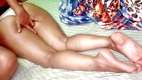 Indian slut fucked by her neighbor in a massage room