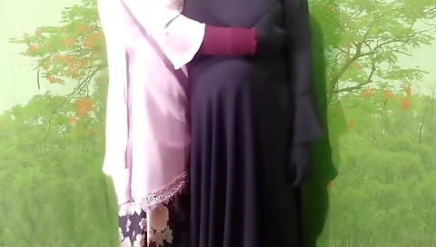 Indian girl with a beautiful face and sexy clothes bang