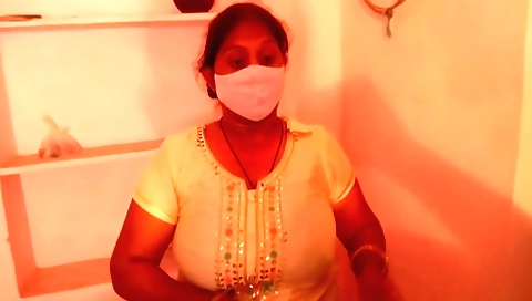 Indian teen gets a nice look on her ass and big tits