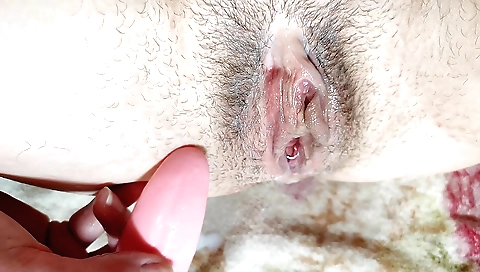 Indian naked woman plays with her pussy in solo video