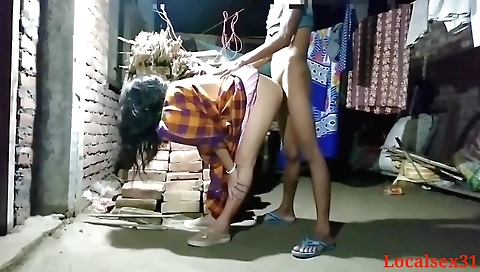 Indian webcam amateur shows a brunette getting fucked