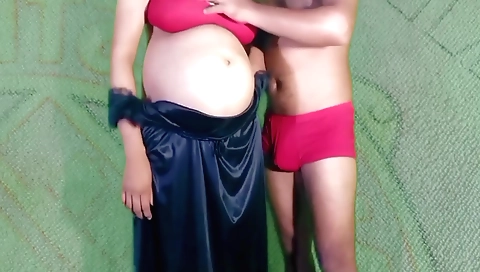 Indian mature sexy milf showing us a sexy blowjob in a fuck