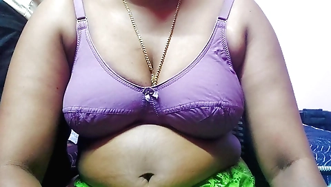 Step-auntly seduced husband step-brother to make the guy fuck her