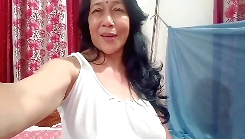 Indian slut takes a break from her job to take a break from it