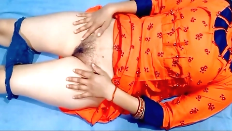 Indian woman in sexy lingerie gets her pussy fucked