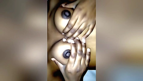 Bhabhi sex video with her husband cheating her in the bathroom