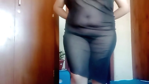 Indian beauty masturbates during solo sex on web cam