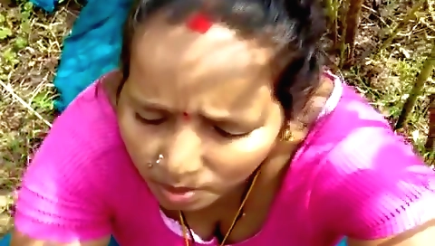 Indian teen with a big mouth gets her mouth fucked