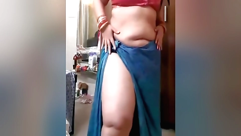 Indian stepsister fucks her big ass and cum on webcam
