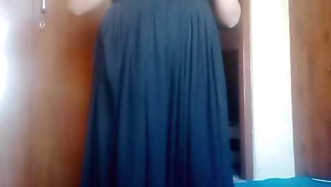 Indian chick shows off her big ass and juicy pussy