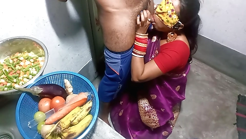 Indian girl getting her cunny fingered hard in the kitchen