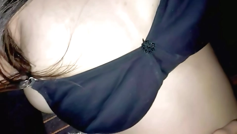 Hot busty lady in amateur porn video with a hot ass