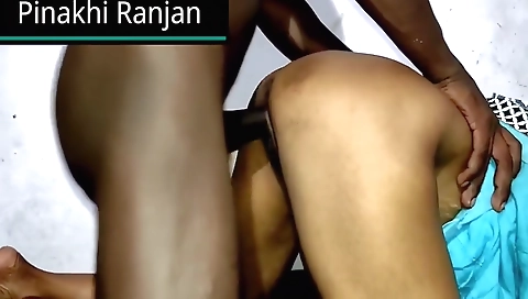 Sexy amateur indian brunette in her hairy pussy video