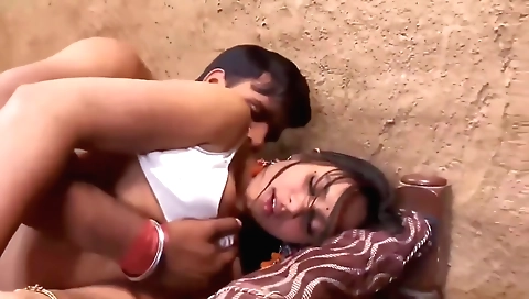 Indian brunette with big tits gets off and fucks her