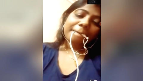 Sexy brunette amateur chick shows her natural body on web cam