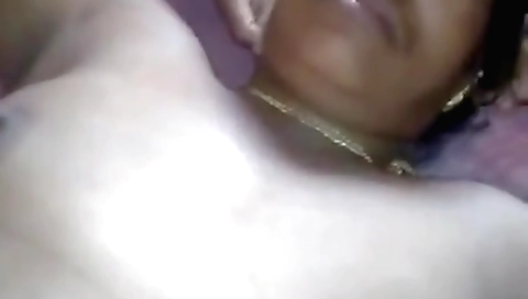 Indian mature girl fucks her lover in the bathroom