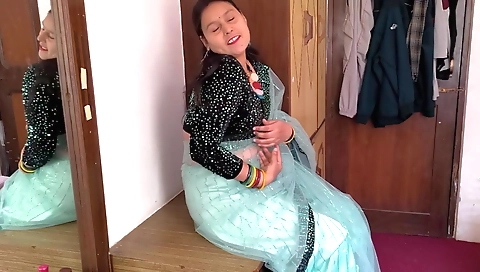 Indian hottie soaked by a lot of water and got fucked