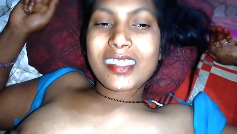 Indian bhabhi gets facial on his dick after giving her fisting