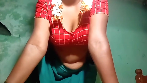 Indian chick shows off her big tits and a nice mouth