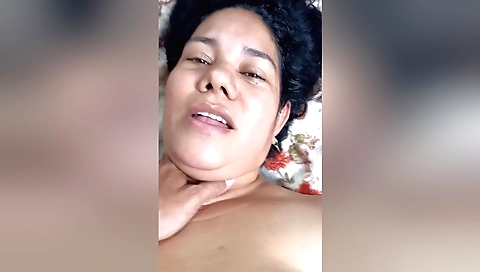 Brunette gamer girl with big juicy mouth 18+ amateur