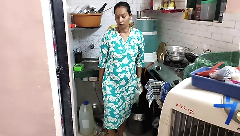 Indian girl is getting penetrated in a hot amateur vid