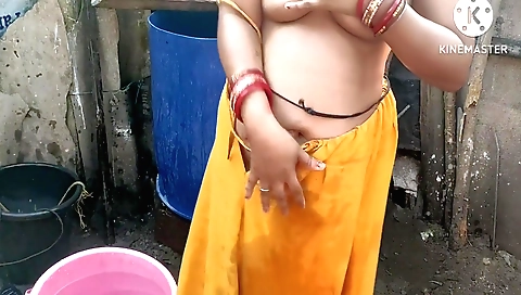 Anita Yadav fucks with camera on outdoor in bikini