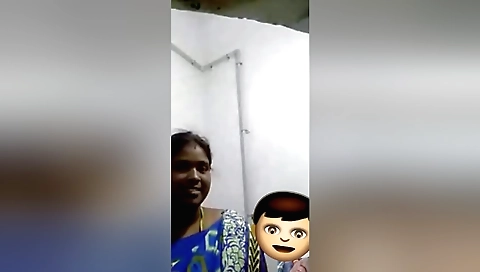 Today Exclusive -desi Bhabhi Shows Her Boobs And Pussy 1