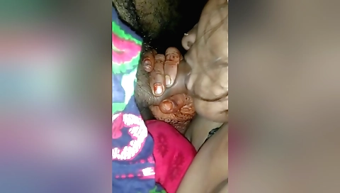 Indian bhabhi sucking cock and getting her pussy pounded