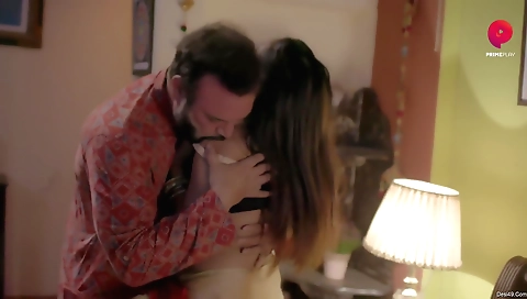 Big booty brunette babe with amazing curves in hd video