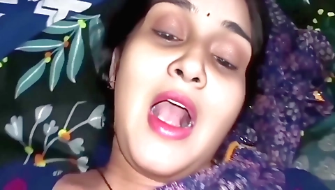 Indian brunette has fun with her boyfriend's big dick