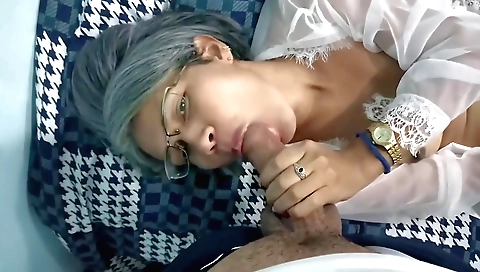 Mature lady with a great mouth sucking and getting banged