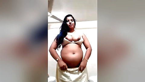 Indian chick making homemade solo video with her big ass